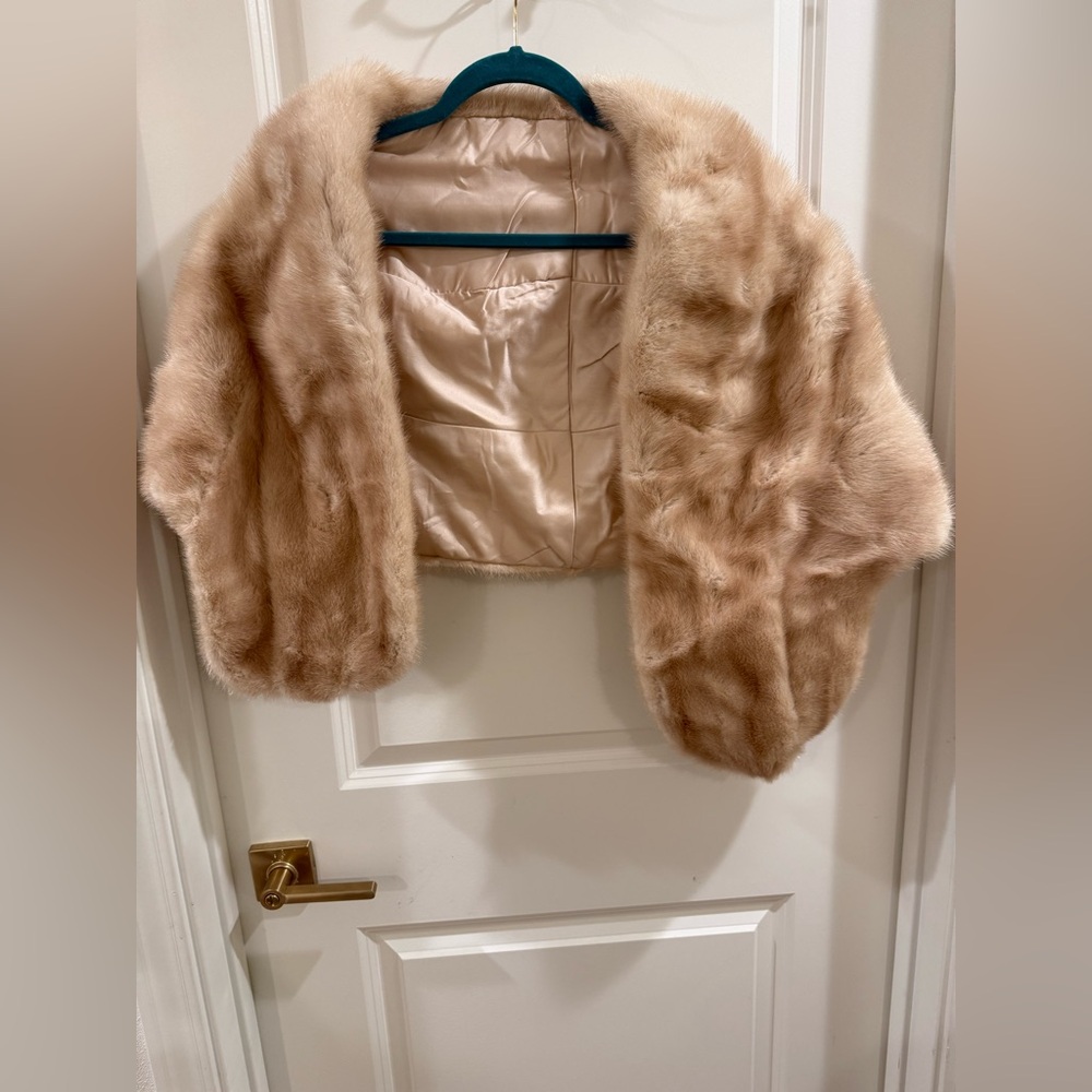 Vintage Natural Pale Biege Mink Cape ~ Tourmaline ~ By Spear & Picardi ~ Rare - Picture 2 of 13